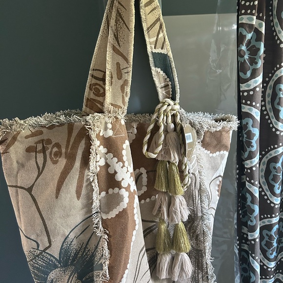 Z&L Handbags - Artisan Fringed Tote Bag - Brown and Cream